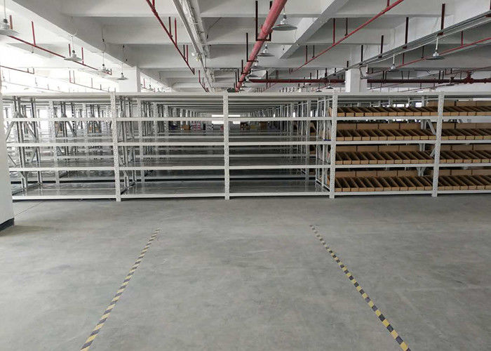 رفوف التخزين الصناعية من الفولاذ متعددة المستويات ODM / OEM رف الفولاذ المدعوم Mezzanine