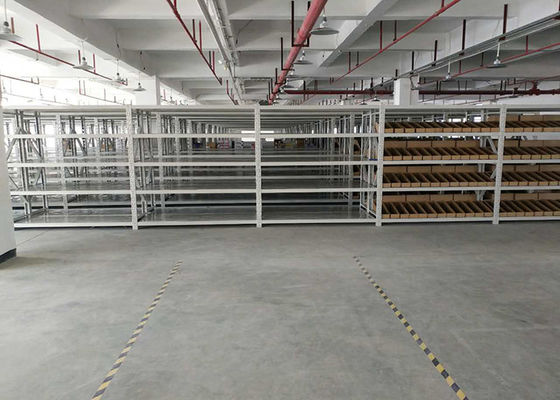 رفوف التخزين الصناعية من الفولاذ متعددة المستويات ODM / OEM رف الفولاذ المدعوم Mezzanine