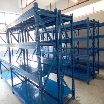 أرفف التخزين الصناعية الصلبية المتوسطة الخدمة 500 كجم / طبقة رف التجارية المستودع