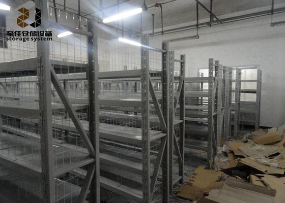 Q235 / Q345 الصلب الثقيلة الواجب صناعية رفوف الرفوف حسب الحجم
